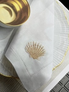 Servilleta Bordada a Mano con Diseño de Frutas, 100% Lino, con Hilo de Algodón, Tamaño 50x50 cm - Product Image 3