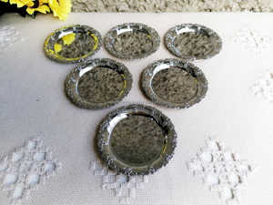 Sous-verres ronds en métal galvanisé avec finition argentée parfaits pour le thé et le café élégants Ensemble de 3 tailles différentes - Product Image 5