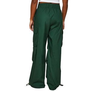 Pantalons cargo personnalisés pour femmes, pantalons utilitaires personnalisés avec plusieurs options de tissus pour les collections de mode, vêtements de vente au détail - Product Image 2