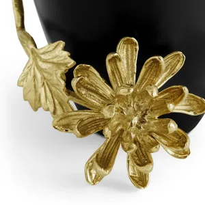 Vase à fleurs moderne en métal haut et élégant pour la décoration intérieure, vase à fleurs de luxe en métal pour la présentation dans le salon. - Product Image 5