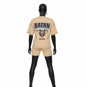 Conjunto de camiseta y pantalones cortos de mujer con textura de gofre de lujo, estampado en serigrafía, logotipo bordado, 100% algodón. - Product Image 2