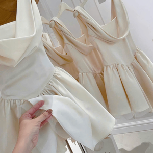 Mini-robes de luxe pour femmes fabriquées au Vietnam, col bénitier uni, sans manches, coupe ajustée, respirantes, sexy, en dentelle, taille naturelle, coupe trapèze - Product Image 4