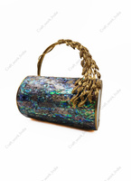 Pochette artisanale indienne en coquille d'ormeau avec poignée en feuille d'or, chaînes et fermeture magnétique – Luxe, mode estivale, soirée, pour femme
