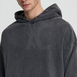 Sudadera con Capucha Unisex con Tachuelas, Sudadera de Algodón Premium con Detalle de Tachuelas Metálicas, Ropa Casual Urbana para Uso Diario - Product Image 3
