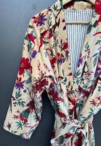 เสื้อแจ็คเก็ตกันน้ำสำหรับฤดูหนาวแบบยูนิเซ็กซ์ขายดี ลายพิมพ์นกแบบกลับด้านได้ ผ้ากำมะหยี่ แขนยาว ฟรีไซส์ ปิดด้วยเข็มขัดผ้าฝ้าย - Product Image 3