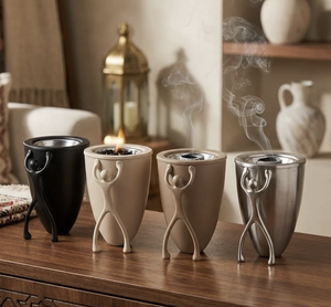 Brûleur à Bakhoor en Métal Tendance, Design Figurine Humaine, Fait Main Artisanal, Porte-Encens Oud, Mabkhara en Laiton, Cadeau Ramadan Aïd - Product Image 1