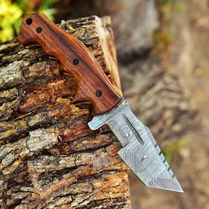 Cuchillo Plegable Hecho a Mano de Acero de Damasco con Hoja Dentada, Mango de Madera, Funda de Cuero, 7 Pulgadas, ODM, para Caza, Camping y Supervivencia - Product Image 5