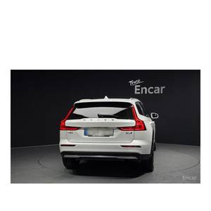 Volvo V60 B5 Ultimate AWD 2023 avec boîte automatique, sièges en cuir, caméra de recul, conduite à gauche - 24 621 km - Product Image 4