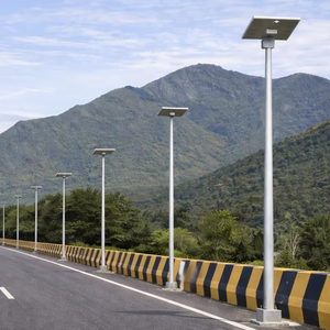 Farola Solar LED con Sensor de Movimiento, Atenuación Automática, Encendido/Apagado al Anochecer/Amanecer, Clasificación IP66, Garantía de 5 Años, para Jardines, Carreteras, Fábricas, Comunidades - Product Image 1