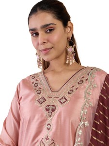 Ensemble 3 pièces pour femmes, kurta en soie à broderies florales, pantalon droit, dupatta en chanderi, salwar kameez traditionnel indien, tenue de fête pakistanaise - Product Image 3