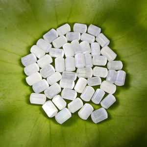 Haute Qualité Premium Sélénite Cylindrique Cristal Agate Boule Polie À La Main En Gros Style Amour Motif Guérison - Product Image 2