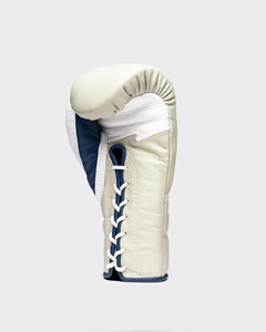Ensemble de boxe Muay Thai professionnel de qualité supérieure en cuir véritable personnalisé blanc et bleu, durable pour l'entraînement et le combat - Product Image 3