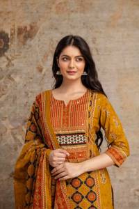 Ensemble de costume droit imprimé en coton de qualité supérieure pour femmes, 60×60, avec pantalon Kurta moutarde et dupatta, pour un usage décontracté et festif - Product Image 4