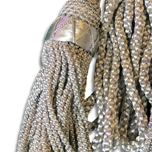 Aiguillette Ceremonial Personalizada Hecha a Mano, Plateada Metálica, de Nylon Trenzado, Resistente a Químicos, de Alta Tenacidad, para Uso en Prendas - Product Image 5