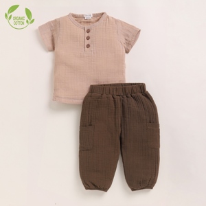 Camiseta Henley de manga corta de muselina orgánica con conjunto de pantalón de salón Latte de calidad superior + Cocoa Whisper Ropa de bebé - Product Image 1