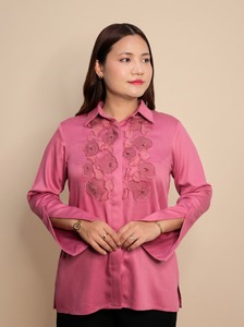 CELIO เสื้อเชิ้ตผ้าฝ้ายกิซ่าสีชมพูพรีเมียมสำหรับผู้หญิง น้ำหนักเบา ระบายอากาศได้ดี และเหมาะสำหรับทุกฤดูกาล - Product Image 4