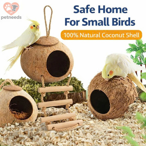 Comedero y Casa para Pájaros Hechos de Cáscaras de Coco, Hechos en Vietnam - Product Image 1