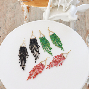 Pendientes de Moda con Borlas Largas, Cuentas de Arroz, Chapado en Oro, Triángulo de Diamantes, Colgante Geométrico, Diseño Elegante de MD HANDICRAFTS - Product Image 1