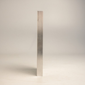 Componente de Base de Montaje de Aluminio con Orificio Cebado Empotrado de Precisión Personalizado AMT VINA ODM - Product Image 1