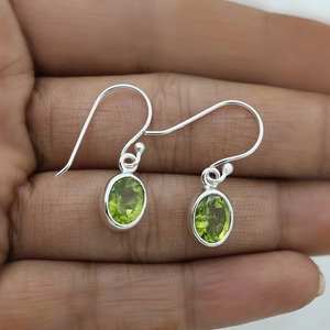 Boucles d'oreilles pendantes vintage faites à la main en argent sterling 925 plaqué rhodium avec quartz péridot ovale 6x8 mm serti clos, cadeau bijoux pour femme - Product Image 6