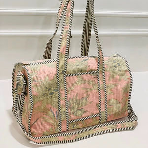 Sac de voyage tendance en coton matelassé à imprimé floral de luxe, grande capacité, sac à main pour le week-end avec poche avant - Product Image 1