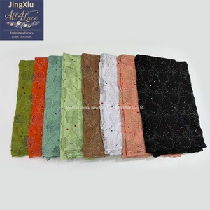 Tissu de dentelle guipure africaine orange de luxe brodé et ajouré avec strass thermocollants pour robe nigériane Aso Ebi Boubou - Product Image 5