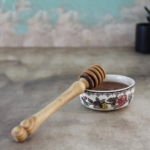 Cuillère à miel artisanale en bois d'olivier : Décoration de cuisine de Jérusalem - Product Image 3
