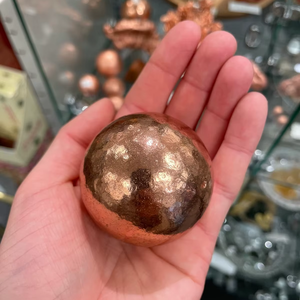 Sphère en cuivre pur, boule en cuivre décorative, boule en cuivre martelé, orb en cuivre, sphère en métal cuivre, boule décorative en cuivre - Product Image 3