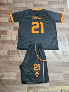 Ensemble d'uniformes de football personnalisés sublimés Jaguars, imprimé camouflage noir et orange, polyester respirant, kit de football pour hommes adultes - Product Image 5
