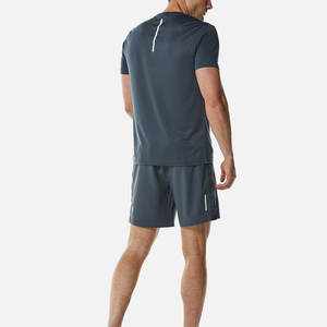 เสื้อยืดและกางเกงขาสั้นออกกำลังกายคุณภาพสูง ชุดเสื้อยืดน้ำหนักเบาและกางเกงขาสั้นเอวยางยืด - Product Image 5