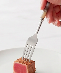 Ensemble de couverts modernes avec manche en bois, en acier inoxydable, compatibles lave-vaisselle, pour utilisation sur table de mariage - Product Image 4