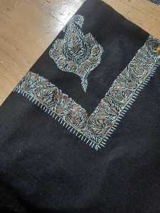Foulard en laine de qualité supérieure brodé Masar, style Turma Tooshkar d'Oman, inspiré du Srinagar et du Cachemire - Product Image 5