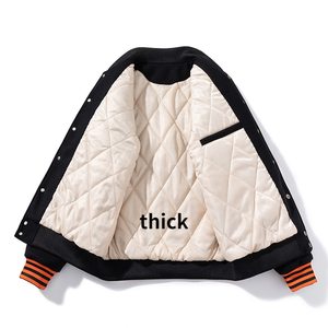 Chaqueta Varsity Marrón con Diseño de Parches Bordados, Cuello Camisero, Ropa Casual de Otoño para Hombre, Corte Regular - Product Image 2