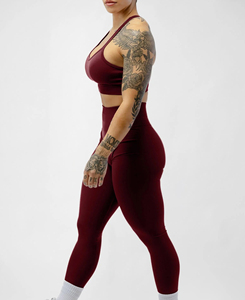 Ensemble de yoga 2 pièces marron uni pour femme, débardeur court dos nageur et short taille mi-haute, sans couture, en polyester extensible - Product Image 1