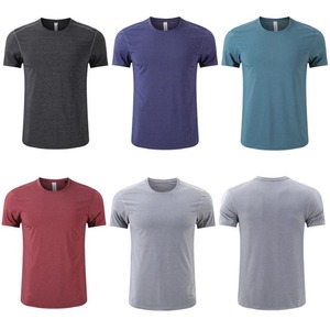 T-shirt de sport gris léger et durable pour homme |   Vêtements d'entraînement personnalisés pour hommes - Product Image 3