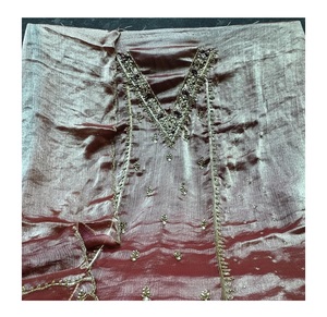 Costume moderne pour femme, non cousu, brodé à la main, style traditionnel indien, pour les occasions festives - Product Image 1
