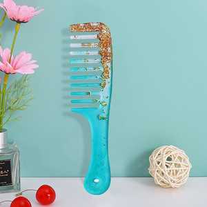 Peine de Resina Duradero Tradebyd, Herramienta Desenredante Hecha a Mano para un Cuero Cabelludo y Cabello Saludables - Product Image 1