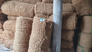 Filet en fibre de coco durable à haute résistance, fabricant vietnamien de géotextiles pour le contrôle de l'érosion des sols - Product Image 5