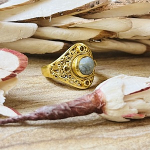 Anillo de latón de estilo vintage con apariencia premium, piedra larimar, chapado en oro de 18k, filigrana, anillo llamativo, venta al por mayor, anillo audaz para mujer - Product Image 3