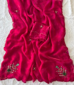 Sari en satin Khatli Work Royale Fandy, sari en satin fait main, sari de créateur de luxe avec broderies Dana pour un look élégant - Product Image 2