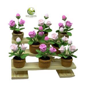 Maceta con flores de ganchillo de alta calidad, personalizada a pedido, tamaño personalizable, cartón/OEM, de Vietnam. - Product Image 3