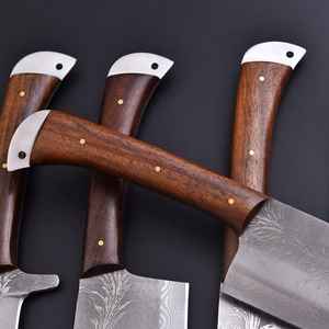 Juego de Cuchillos de Chef Profesionales Personalizados de 5 Piezas Hechos a Mano con Acero de Alto Contenido de Carbono y Mango de Madera para Chefs y Cocineros - Product Image 2