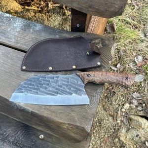 Cuchillo de Cocina y Chef Hecho a Mano con Hoja de Acero al Carbono, Punta Caída, Mango de Madera y Borde Dentado |   Personalizable por OEM - Product Image 5