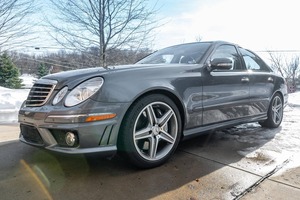 Mercedes-Benz E-63 AMG Sedán 2008 - Product Image 2