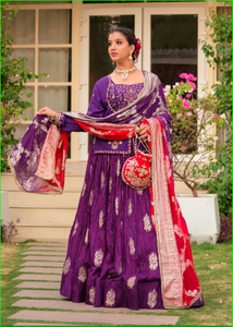 Conjunto de chaqueta y lehenga Aparajita Zardozi morado con blusa. Hermosa colección de lehenga choli tradicional de moda para bodas. - Product Image 4