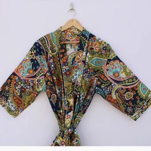 Bata Kimono de Algodón Suave y Transpirable con Estampado de Dibujos Animados Naaz Textile para Mujer, Camisón de Verano Hecho a Mano ODM con Cuello en V y Cintura Elástica - Product Image 1