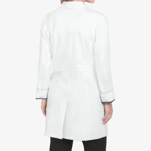 Blouse de laboratoire unisexe blanche en coton et polyester, uniforme d'hôpital, poche pour stéthoscope, boutons sur le devant, service OEM pour les professionnels médicaux - Product Image 2