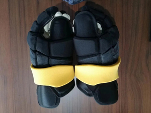 Fabricant de gants de hockey sur glace, fournisseur de gants de hockey sur mesure pour les clubs professionnels, les équipes et les marques sportives du monde entier - Product Image 5