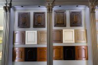 Pintu Kabinet Kustom Gaya Shaker Veneer Kayu Oak Solid Modern Tahan Lama Desain Dapur Modular Finishing Cat Untuk Penggunaan Rumah Sakit
