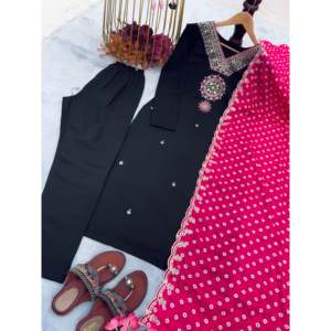 Ensemble de vêtements de soirée pour femmes de créateur haut bas Dupatta pour un look élégant - Product Image 1